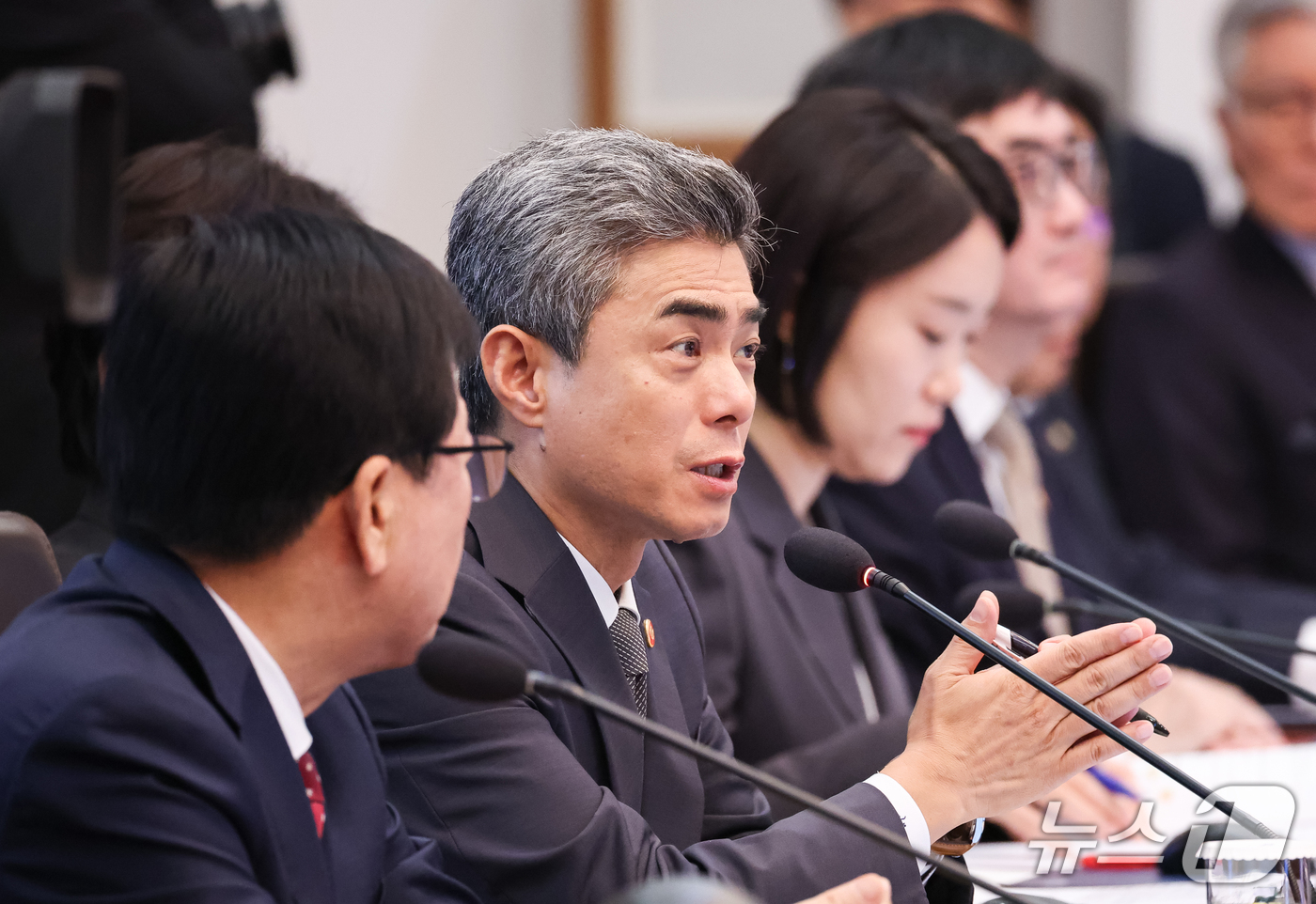 (서울=뉴스1) 이재명 기자 = 강신철 국방부 장관이 27일 청와대에서 열린 국무회의에서 발언을 하고 있다. (청와대통신사진기자단) 2026.10.27/뉴스1