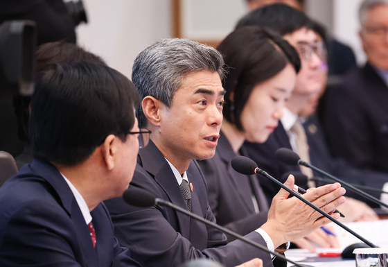 국무회의 발언하는 강신철 장관
