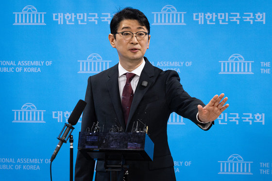 주진우 '물타기 질문은 그만'