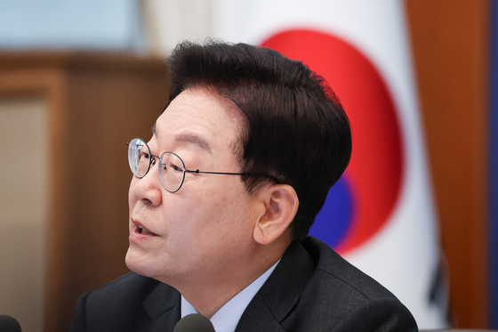 李대통령 "반칙·특권 낡은 관행 바로잡고 지역 공직사회 바로 세울 것"