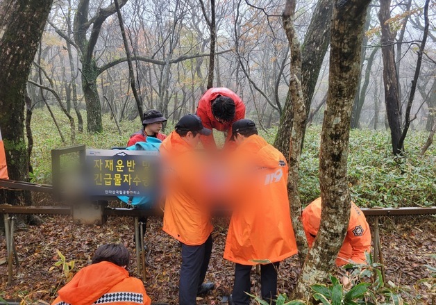 한라산 성판악서 쓰러진 50대 숨져…기상 악화로 구조대 도보 이동(종합)