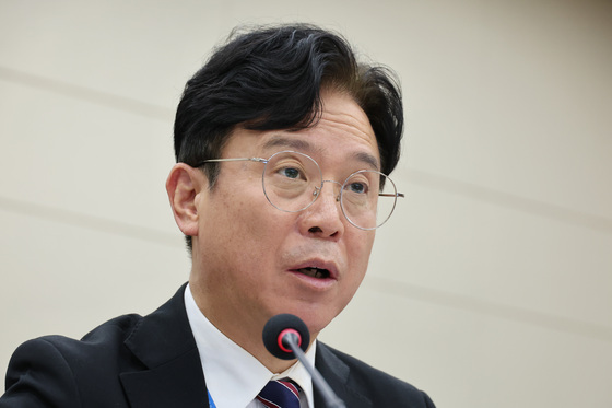 [국감] 종합감사 답변하는 김영훈 장관