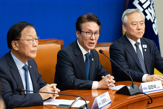 김민석 "도발엔 단호 대응하되 대화 통로 열어 남북관계 위기 낮춰야"