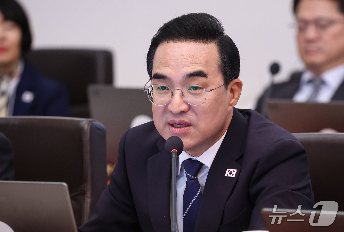 (서울=뉴스1) 이재명 기자 = 박홍근 기획예산처 장관이 27일 청와대에서 열린 국무회의에서 발언을 하고 있다. (청와대통신사진기자단) 2026.10.27/뉴스1