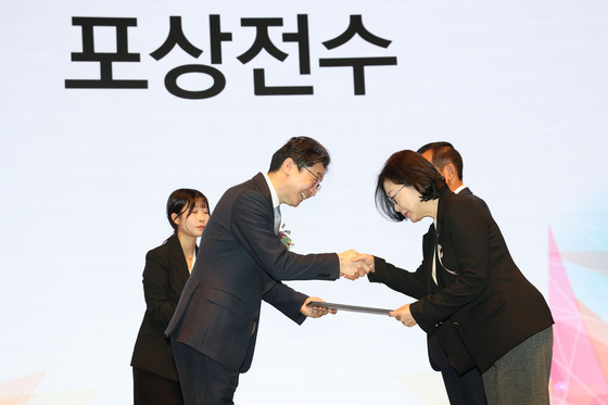 철탑산업훈장에 신혜숙 한국산업은행 부문장