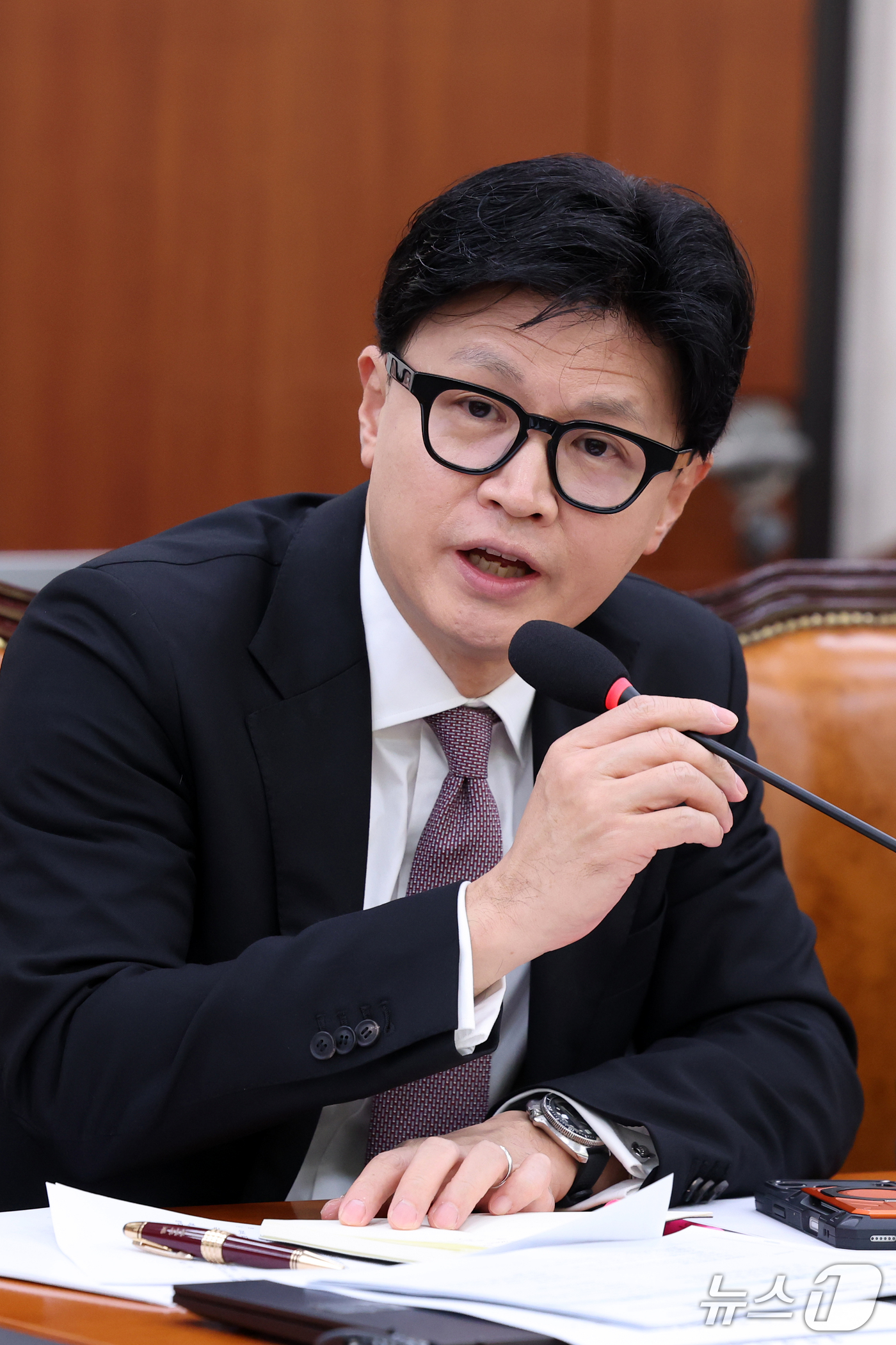 (서울=뉴스1) 황기선 기자 = 한동훈 무소속 의원이 27일 서울 여의도 외교통일위원회에서 열린 외교부 등에 대한 국정감사 종합감사에서 발언을 하고 있다. 2026.10.27/뉴스 …