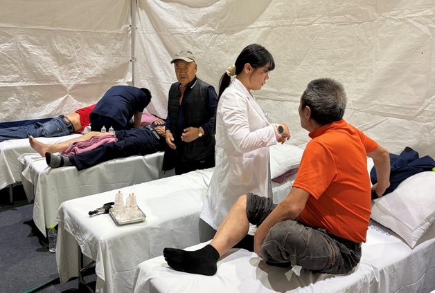 한국전력공사·우석대 한방병원, 진천 문백면서 의료봉사