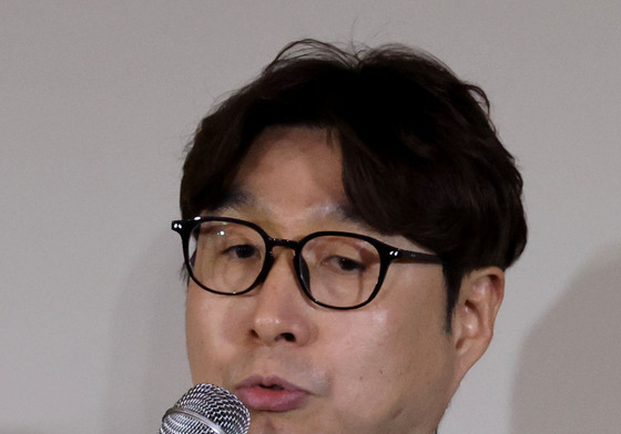 시즌 각오 밝히는 김완수 감독