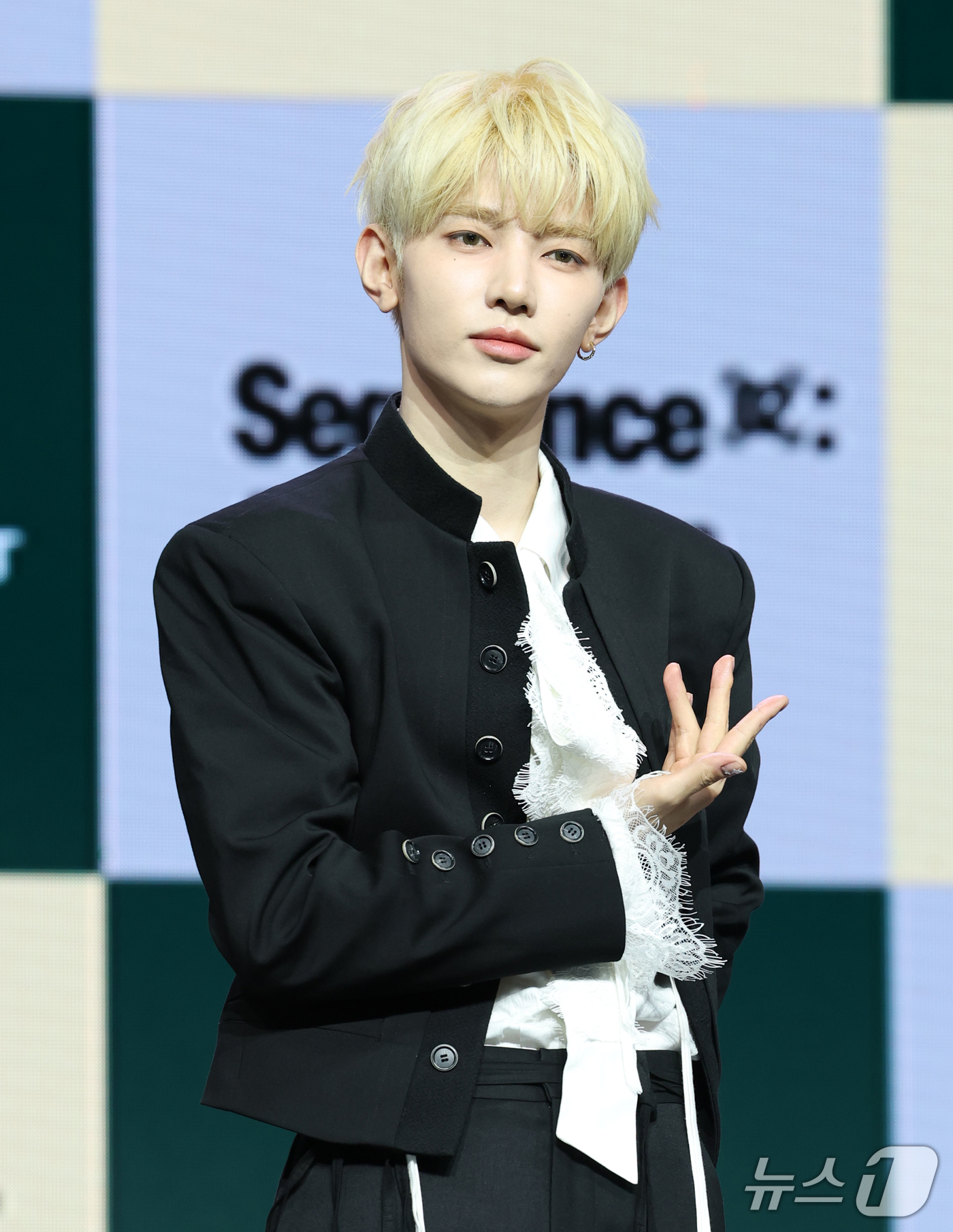 (서울=뉴스1) 권현진 기자 = 그룹 앤더블(AND2BLE)의 장하오가 27일 서울 용산구 블루스퀘어에서 가진 미니 2집 '시퀀스 투: 어트랙션'(Sequence 02: Attra …