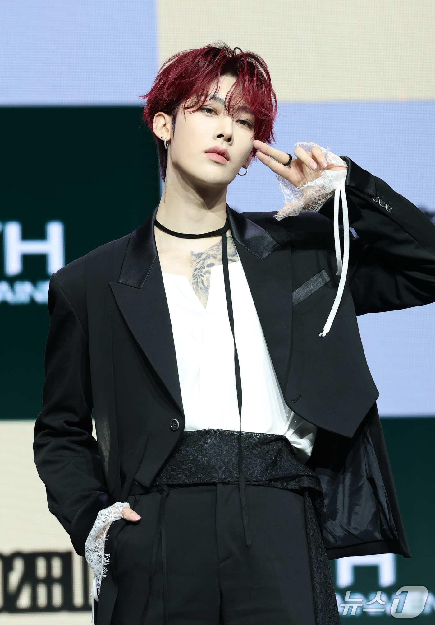 (서울=뉴스1) 권현진 기자 = 그룹 앤더블(AND2BLE)의 리키가 27일 서울 용산구 블루스퀘어에서 가진 미니 2집 '시퀀스 투:어트랙션'(Sequence 02: Attract …