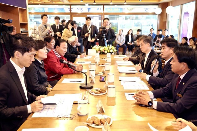 송미령 농식품부 장관, 보은서 농어촌기본소득 시범사업 점검