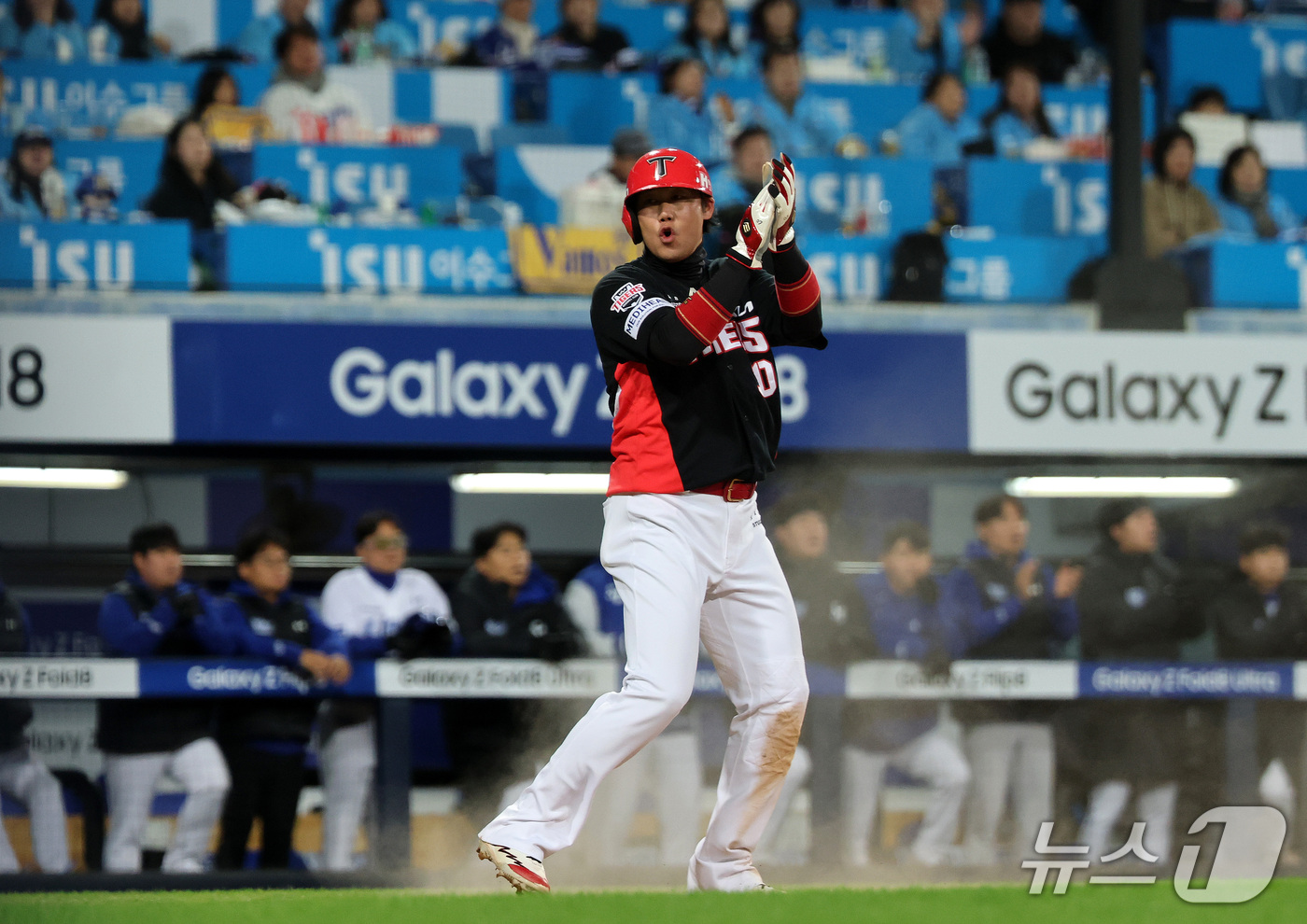 (대구=뉴스1) 박지혜 기자 = 27일 오후 대구 삼성라이온즈파크에서 열린 프로야구 2026 신한 SOL KBO 포스트시즌 플레이오프 2차전 KIA 타이거즈와 삼성 라이온즈의 경기 …