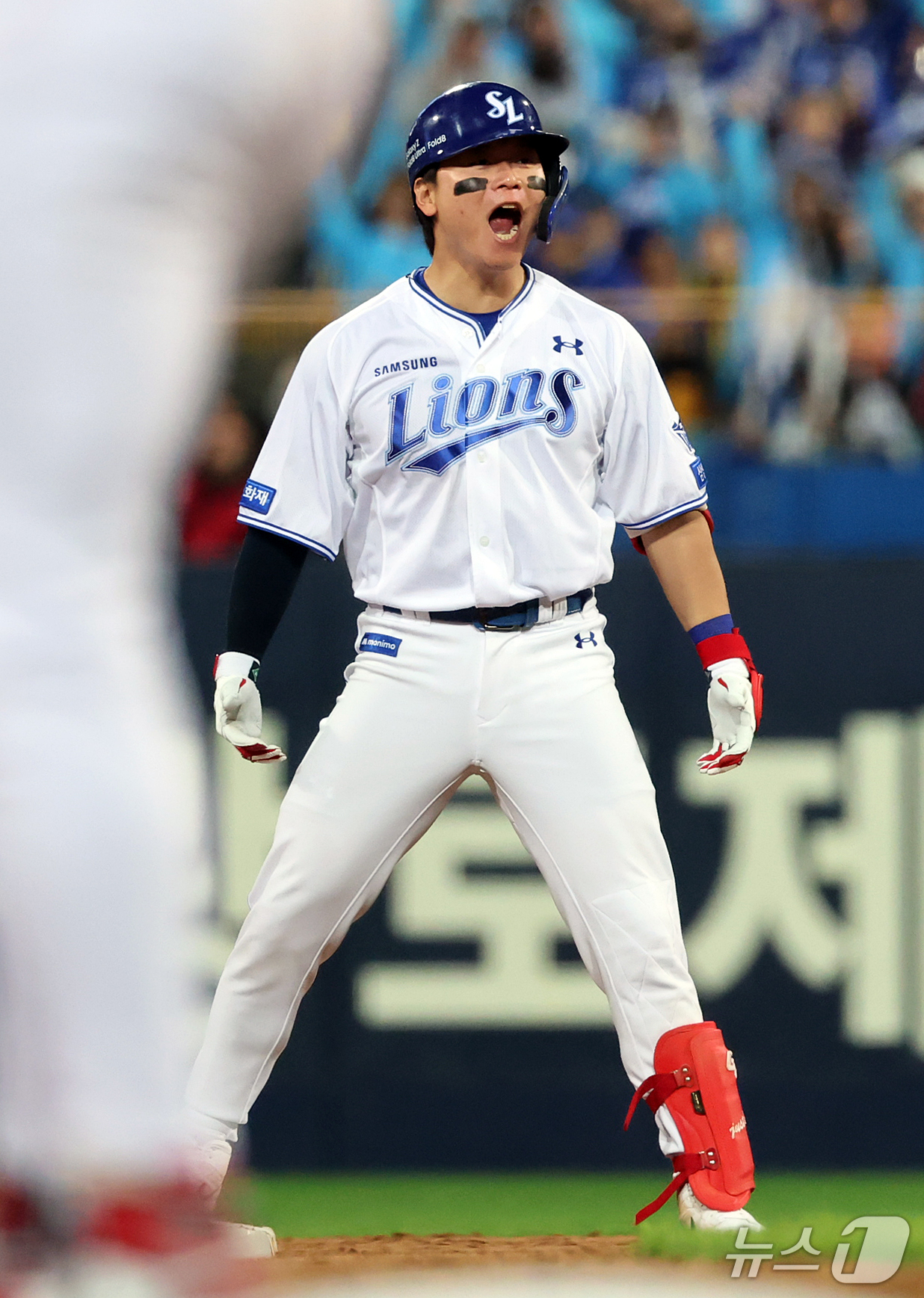 (대구=뉴스1) 김진환 기자 = 27일 오후 대구 삼성라이온즈파크에서 열린 프로야구 2026 신한 SOL KBO 포스트시즌 플레이오프 2차전 KIA 타이거즈와 삼성 라이온즈의 경기 …