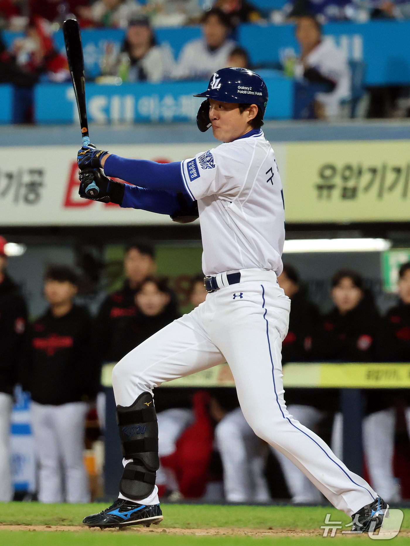 (대구=뉴스1) 김진환 기자 = 27일 오후 대구 삼성라이온즈파크에서 열린 프로야구 2026 신한 SOL KBO 포스트시즌 플레이오프 2차전 KIA 타이거즈와 삼성 라이온즈의 경기 …