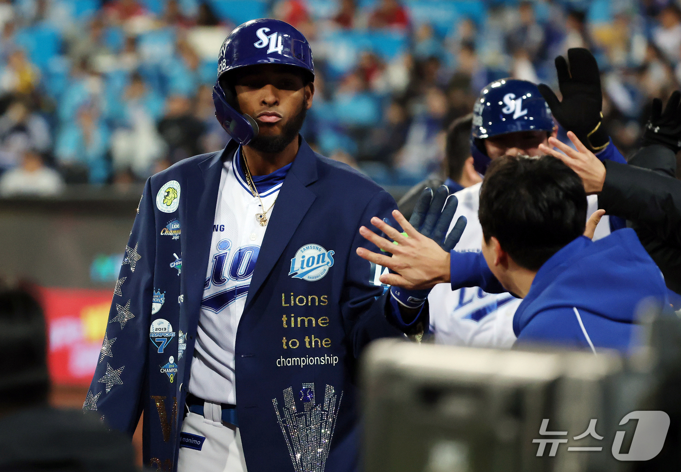 (대구=뉴스1) 김진환 기자 = 27일 오후 대구 삼성라이온즈파크에서 열린 프로야구 2026 신한 SOL KBO 포스트시즌 플레이오프 2차전 KIA 타이거즈와 삼성 라이온즈의 경기 …