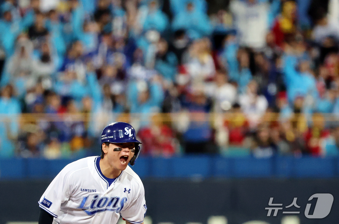 (대구=뉴스1) 김진환 기자 = 27일 오후 대구 삼성라이온즈파크에서 열린 프로야구 2026 신한 SOL KBO 포스트시즌 플레이오프 2차전 KIA 타이거즈와 삼성 라이온즈의 경기 …