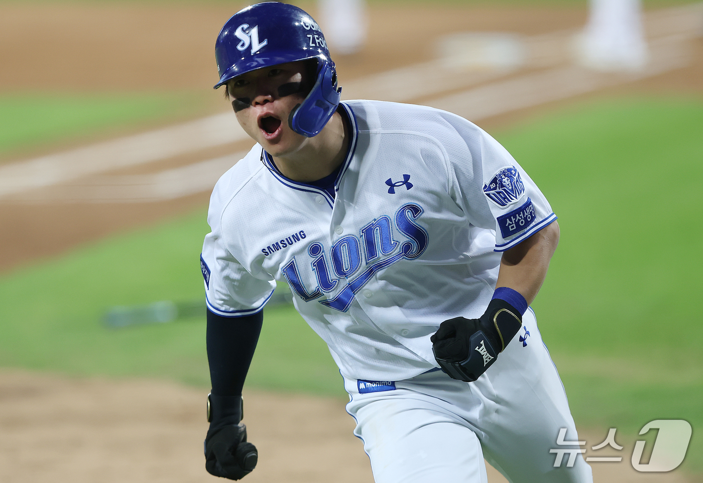 (대구=뉴스1) 공정식 기자 = 27일 오후 대구 삼성라이온즈파크에서 열린 프로야구 2026 신한 SOL KBO 포스트시즌 플레이오프 2차전 KIA 타이거즈와 삼성 라이온즈의 경기 …