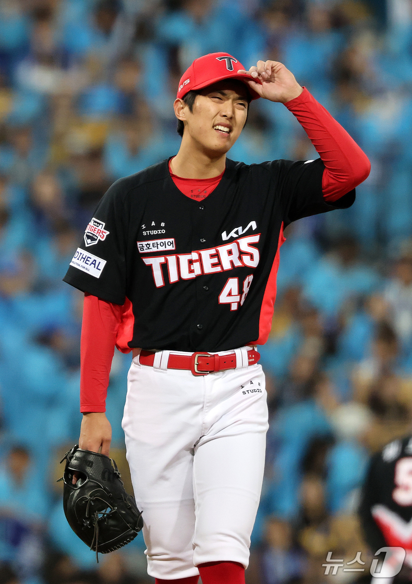 (대구=뉴스1) 박지혜 기자 = 27일 오후 대구 삼성라이온즈파크에서 열린 프로야구 2026 신한 SOL KBO 포스트시즌 플레이오프 2차전 KIA 타이거즈와 삼성 라이온즈의 경기 …