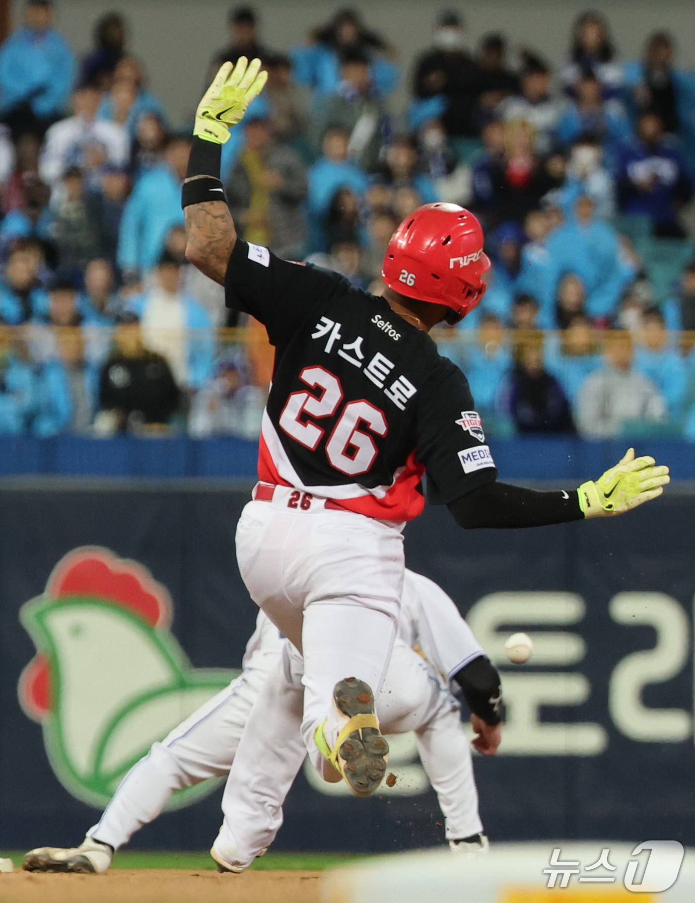 (대구=뉴스1) 박지혜 기자 = 27일 오후 대구 삼성라이온즈파크에서 열린 프로야구 2026 신한 SOL KBO 포스트시즌 플레이오프 2차전 KIA 타이거즈와 삼성 라이온즈의 경기 …