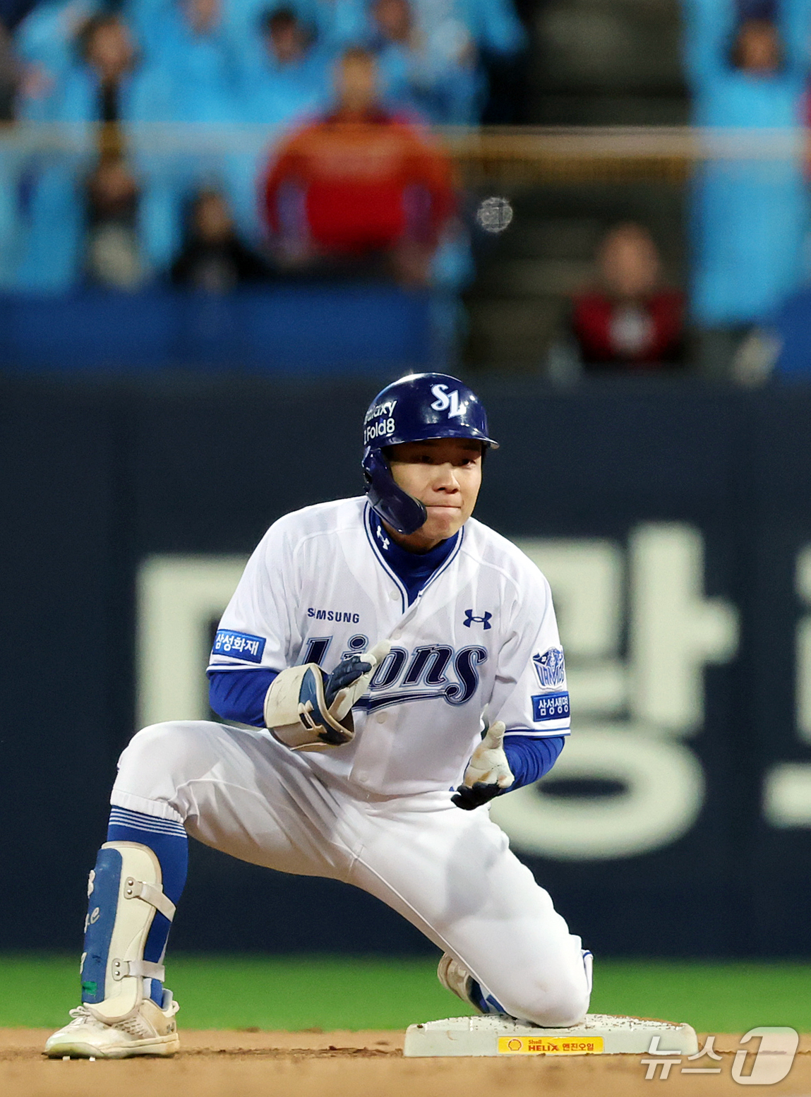 (대구=뉴스1) 김진환 기자 = 27일 오후 대구 삼성라이온즈파크에서 열린 프로야구 2026 신한 SOL KBO 포스트시즌 플레이오프 2차전 KIA 타이거즈와 삼성 라이온즈의 경기 …