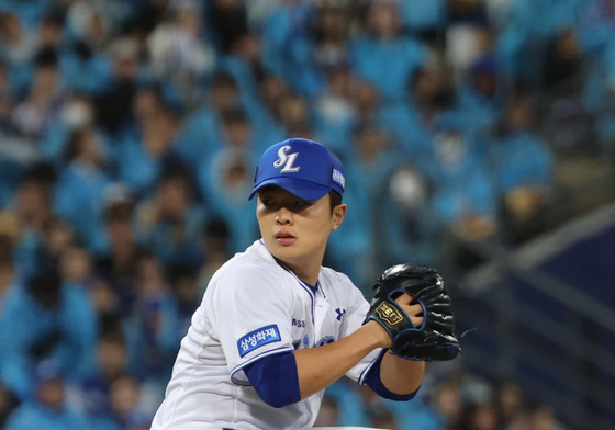 역투하는 이승민