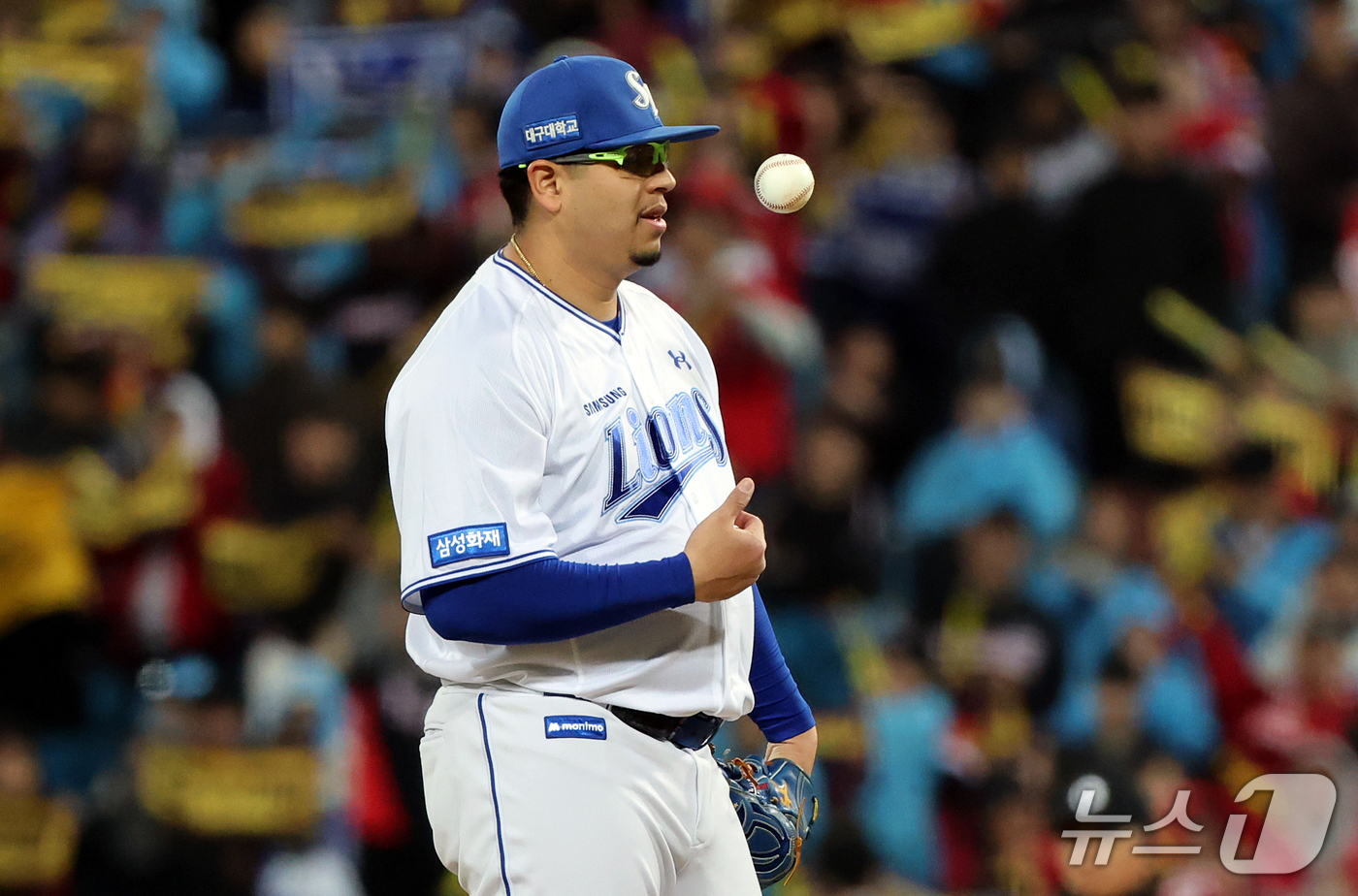 (대구=뉴스1) 김진환 기자 = 27일 오후 대구 삼성라이온즈파크에서 열린 프로야구 2026 신한 SOL KBO 포스트시즌 플레이오프 2차전 KIA 타이거즈와 삼성 라이온즈의 경기 …