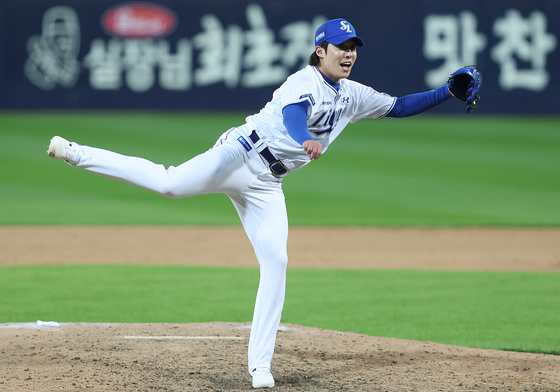 역투하는 원태인