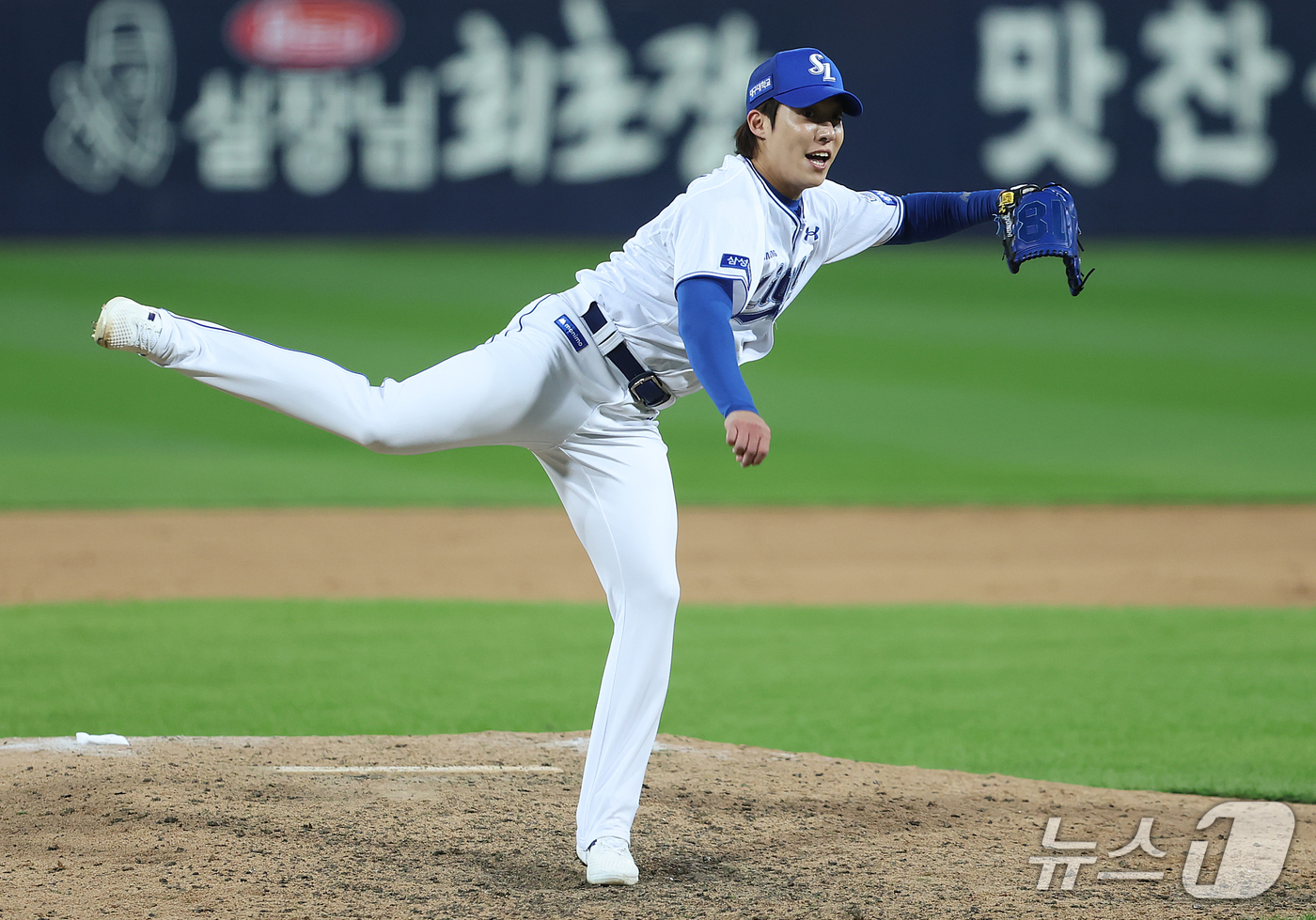 (대구=뉴스1) 공정식 기자 = 27일 오후 대구 삼성라이온즈파크에서 열린 프로야구 2026 신한 SOL KBO 포스트시즌 플레이오프 2차전 KIA 타이거즈와 삼성 라이온즈의 경기 …