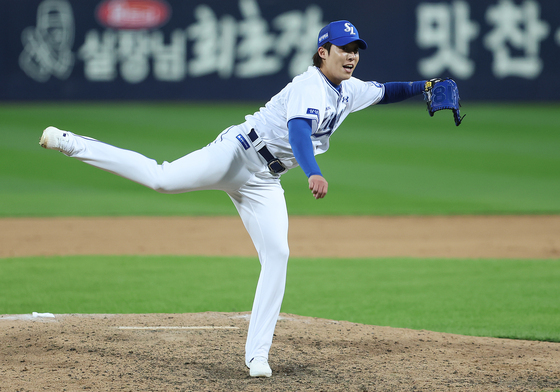 역투하는 원태인