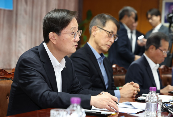 모두발언하는 이찬진 금감원장