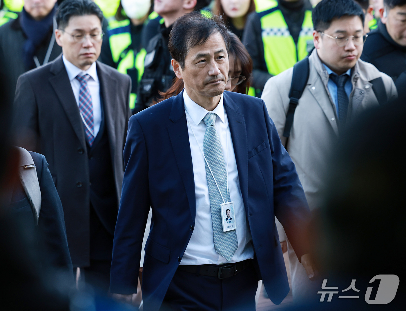 (서울=뉴스1) 구윤성 기자 = 6·3 지방선거 투표용지 부족사태 등을 수사하는 이태한 특별검사가 투표지 247만여장의 위조 여부 등 검증을 위해 28일 서울 송파구 올림픽공원 핸 …