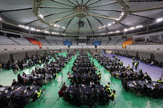 [속보] 선관위 특검, 13시간여 만에 올공 투표지 검증 종료
