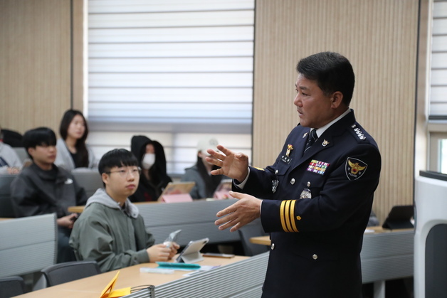 한림성심대, 박재삼 춘천경찰서장 초청 특강…진로 조언