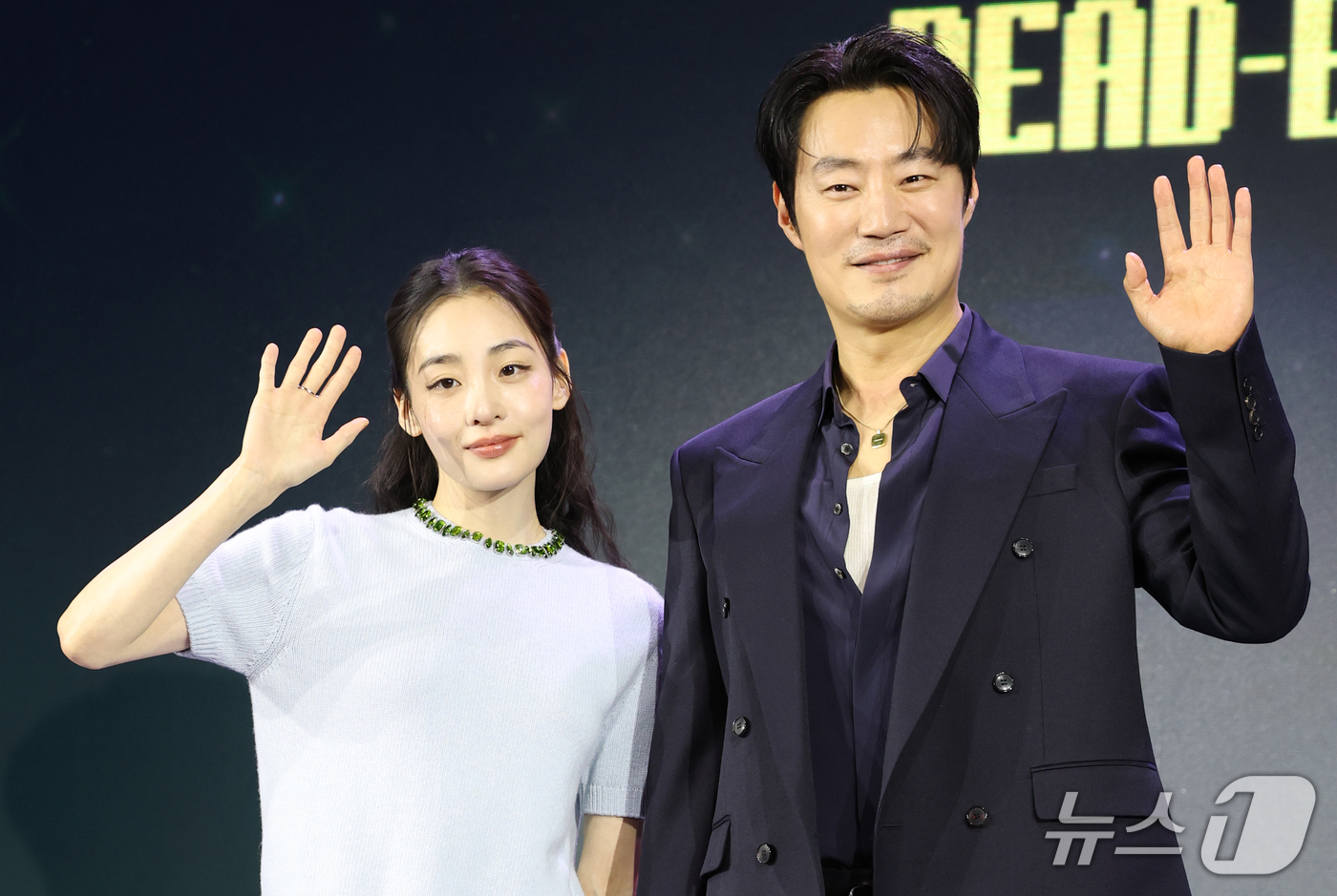 (서울=뉴스1) 권현진 기자 = 배우 김민하와 이희준(오른쪽)이 28일 서울 영등포구 페어몬트 앰배서더 서울에서 열린 넷플릭스 시리즈 '꿀알바' 제작발표회에 참석해 포즈를 취하고 …