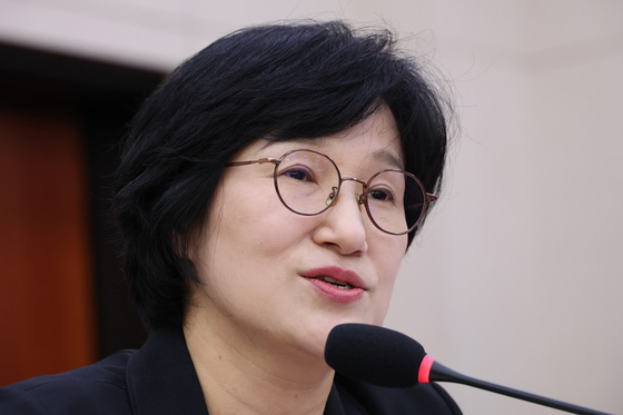 [국감] 원민경 장관, 의원 질의 답변