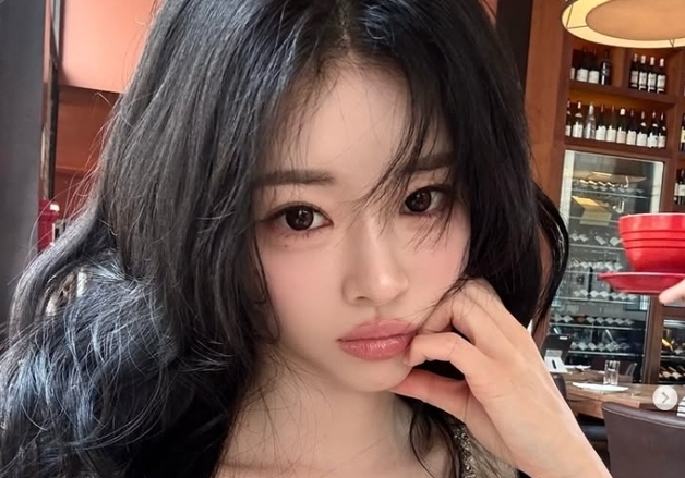 승리 결혼에 '버닝썬 옥바라지설' 유혜원은?…렌즈·화장품 홍보 '열일'