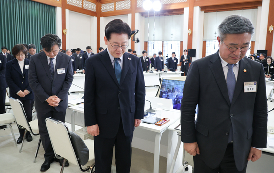 묵념하는 이재명 대통령