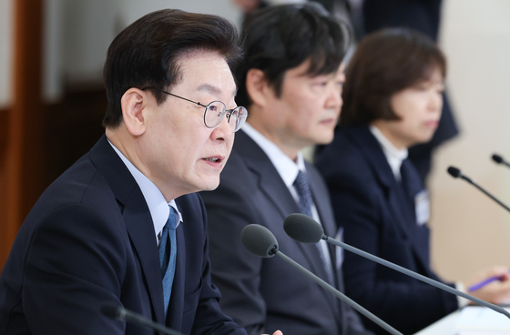 李대통령 "재미로 허위사실 유포하다 인생에 후회막급 오점 남길수도"