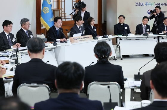 국민생명안전위원회 전체회의 발언하는 이재명 대통령