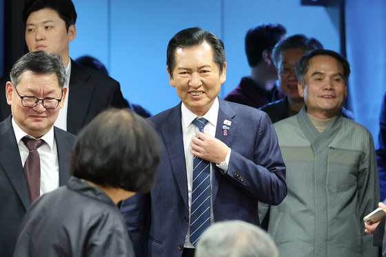 정청래, 유시민 논란에 "독립운동도 노선 하나 아냐…토닥이며 함께 가야"