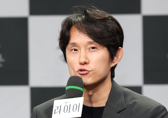 인사말 하는 조영민 감독