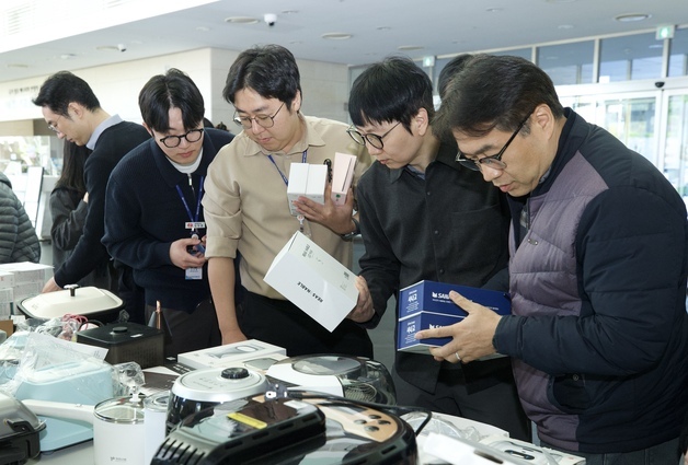 동서발전, 임직원 기부 'EWP 반짝매장' 2차 행사…수익금 취약계층 지원