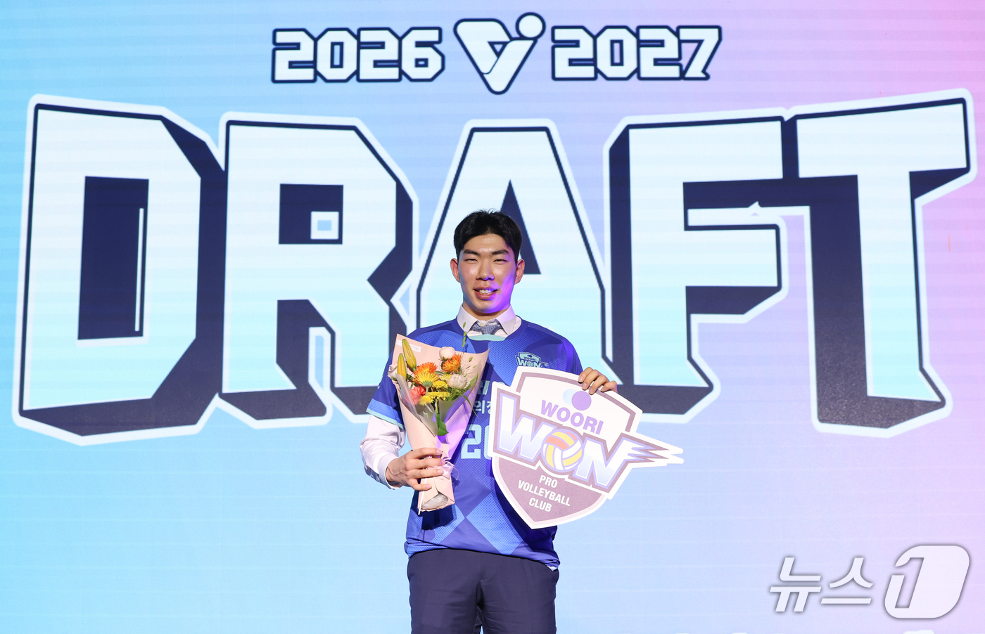 (서울=뉴스1) 안은나 기자 = 중부대 전유석이 28일 서울 강서구 메이필드호텔에서 열린 2026~2027 한국배구연맹(KOVO) 남자 신인선수 드래프트에서 우리카드로부터 1라운드 …