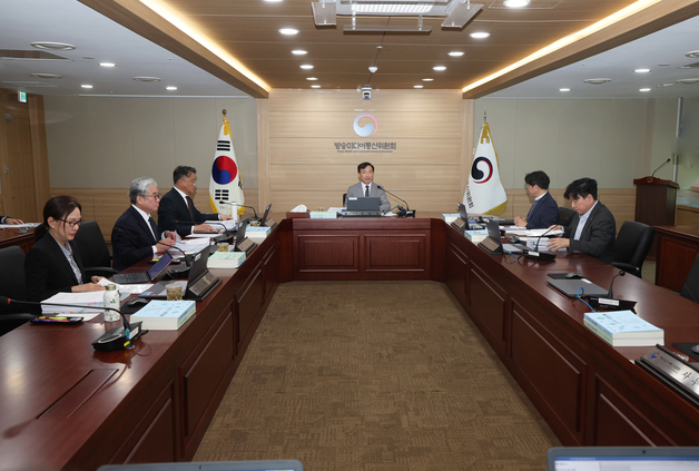 구글·애플 인앱결제 강제 637억 과징금…제재 상한 상향 검토(종합)
