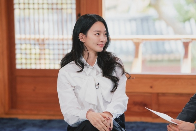 신민아, ♥김우빈과 결혼 후 첫 예능…"약속된 내 편 생긴 느낌"