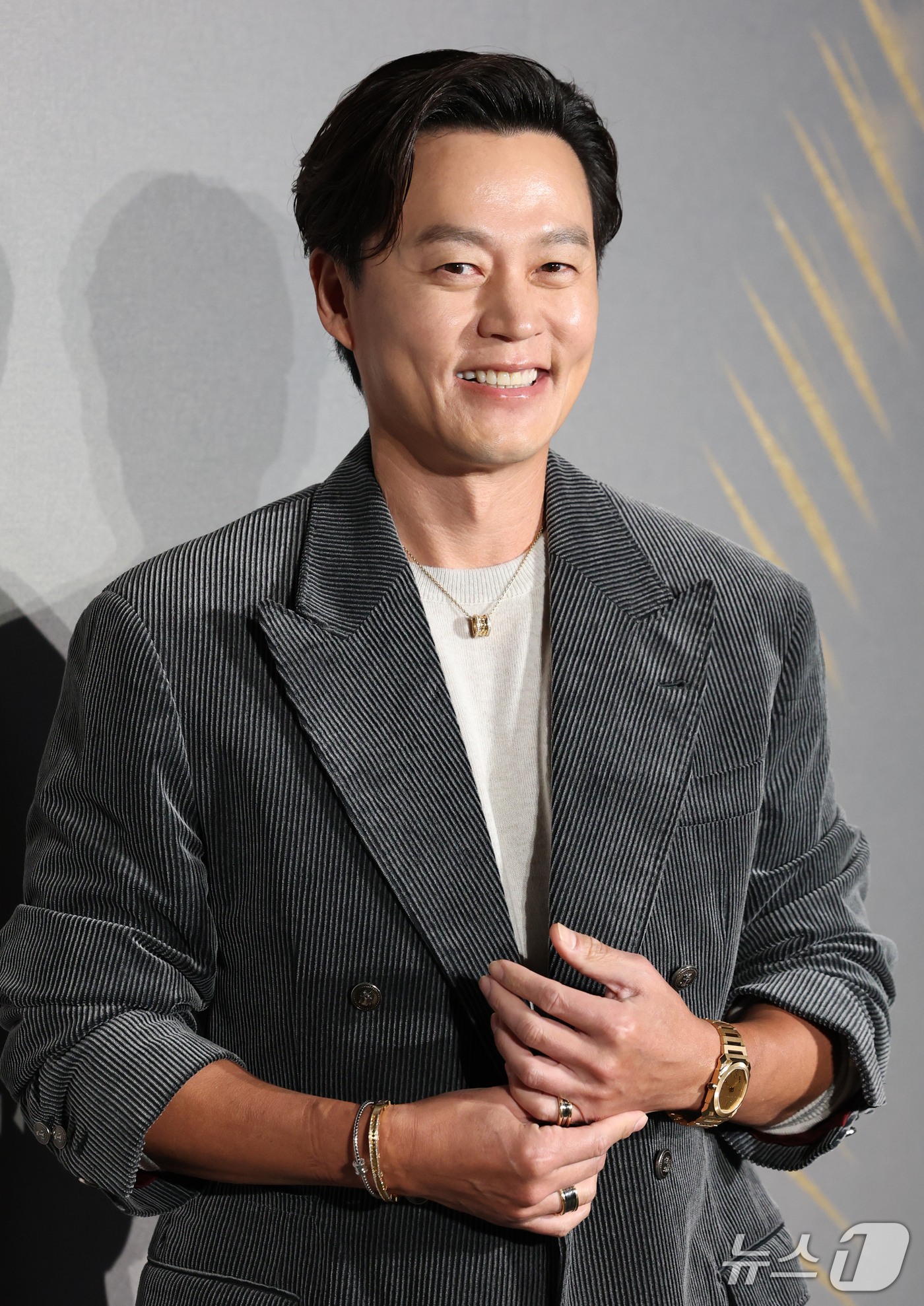 (서울=뉴스1) 권현진 기자 = 배우 이서진이 28일 서울 강남구 송은에서 열린 불가리(BVLGARI)의 '빛, 형상 그리고 비전' 전시 프리뷰 행사에 참석하고 있다. 2026.1 …