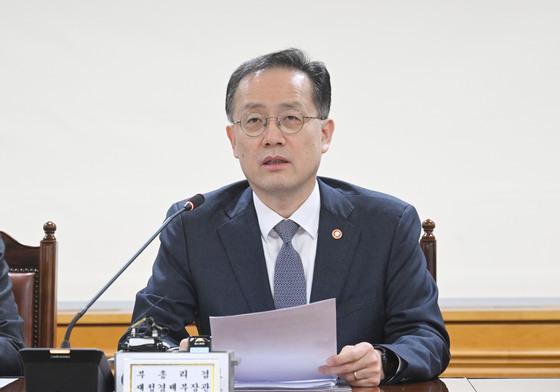 이형일 "수출·투자 개선 흐름, 기업 경기인식 반영…체감경기 좋아져"