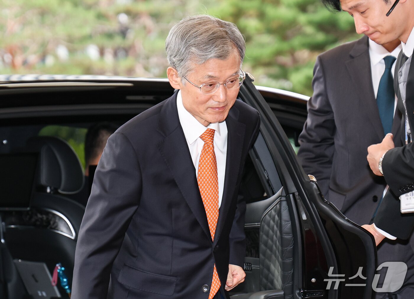 본문 이미지 - 조희대 대법원장이 29일 오전 서울 서초구 대법원으로 출근하고 있다. 2026.10.29 ⓒ 뉴스1 김도우 기자