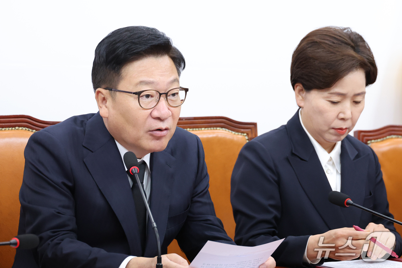 (서울=뉴스1) 신웅수 기자 = 정점식 원내대표를 비롯한 국민의힘 최고위원들이 29일 서울 여의도 국회에서 열린 최고위원회의에 발언하고 있다. 2026.10.29/뉴스1