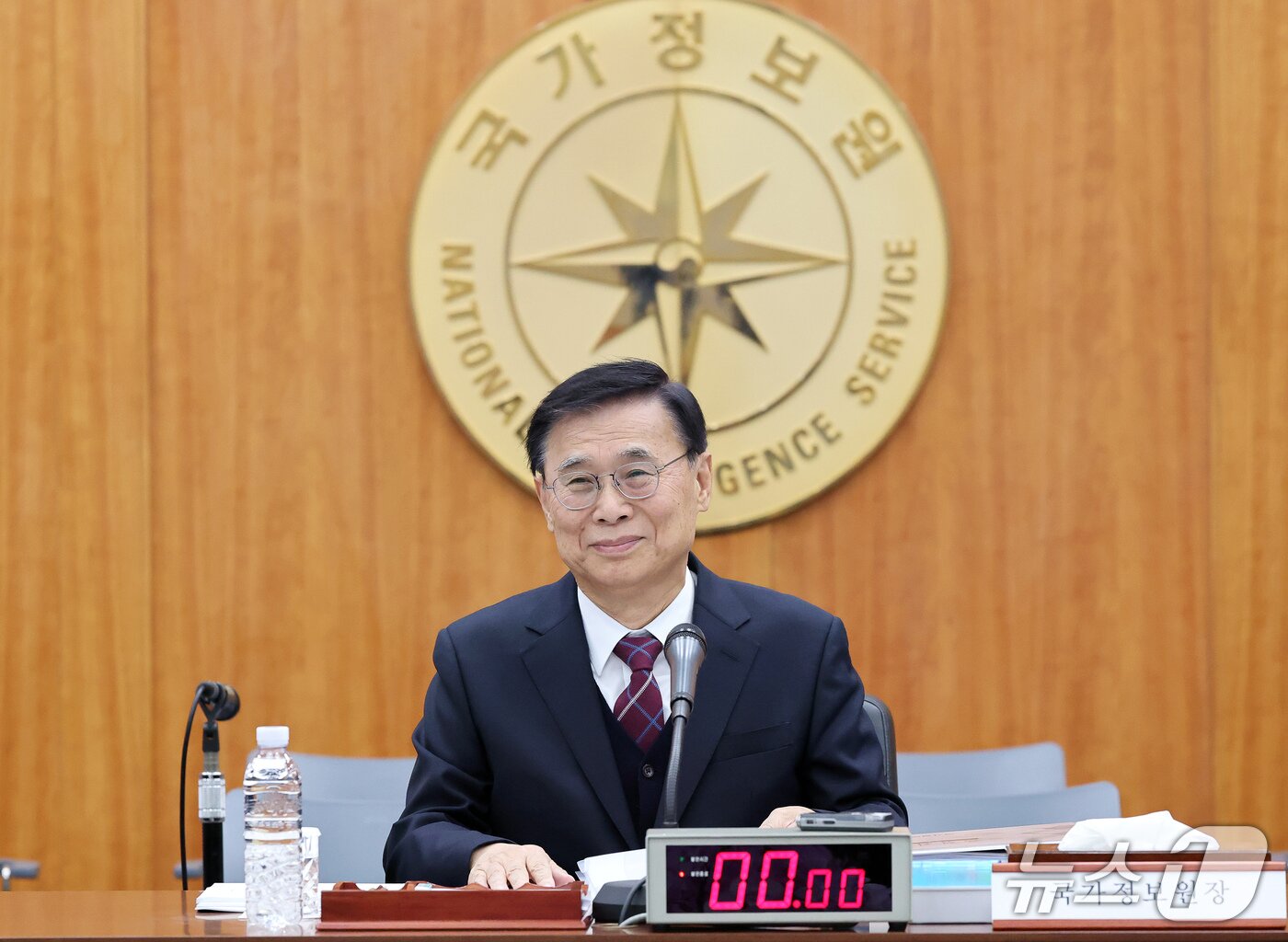 본문 이미지 - 이종석 국가정보원장이 29일 서울 국가정보원 청사에서 열린 국회 정보위원회 국가정보원에 대한 국정감사에 출석해 자리하고 있다. 2026.10.29 ⓒ 뉴스1 국회사진기자단